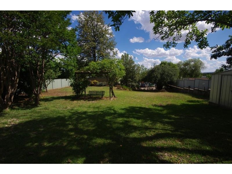 35 Liverpool Street, Cowra NSW 2794