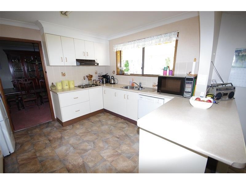 16 Comerford Street, Cowra NSW 2794