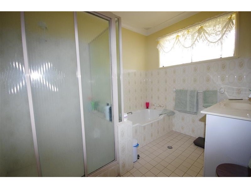 16 Comerford Street, Cowra NSW 2794