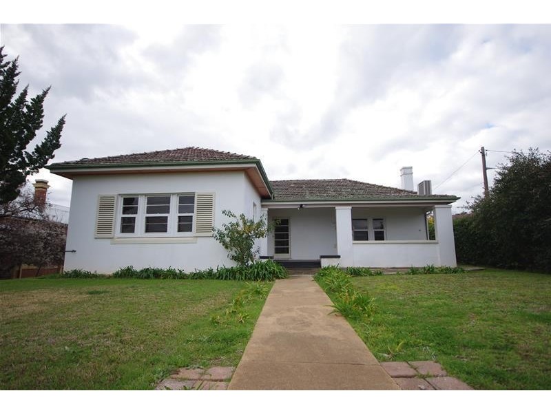 36 Keswick Street, Cowra NSW 2794