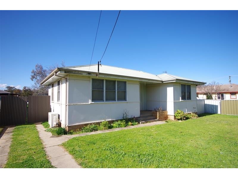 11 Cooyal Street, Cowra NSW 2794
