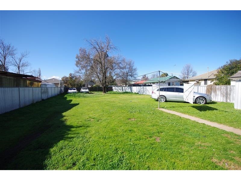 11 Cooyal Street, Cowra NSW 2794