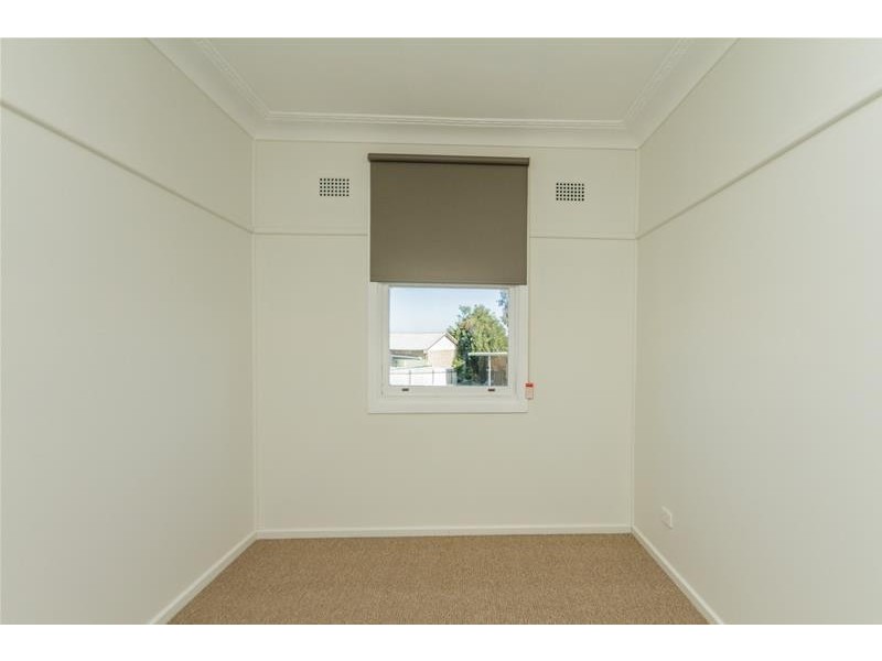 11 Sheahan Street, Cowra NSW 2794