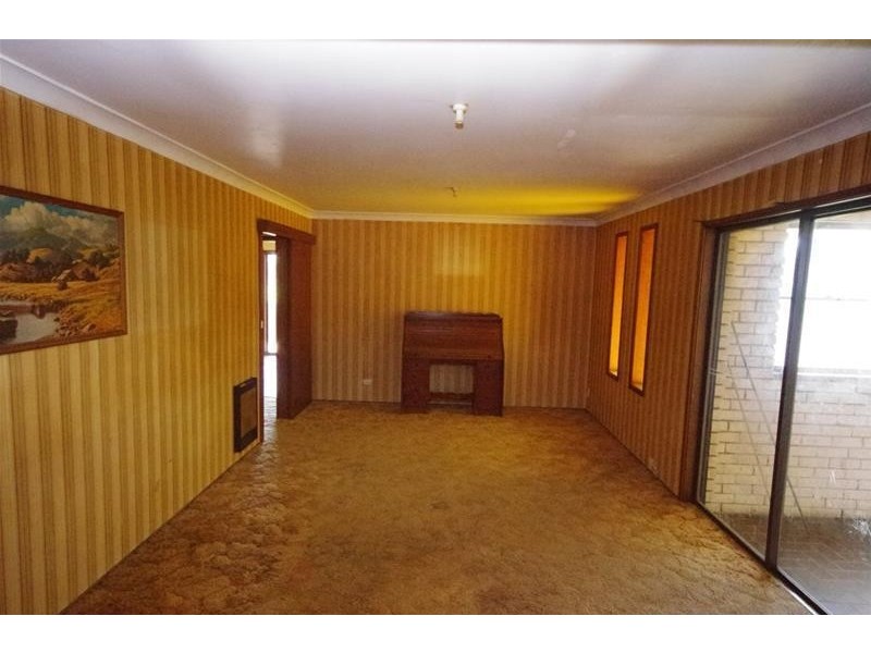 2 Yaldara Crescent, Cowra NSW 2794