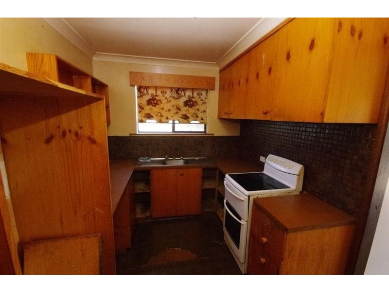 2 Yaldara Crescent, Cowra NSW 2794