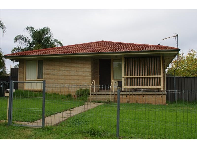 1 Jindalee Circuit, Cowra NSW 2794