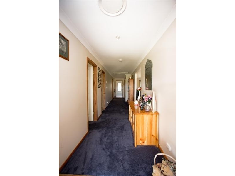 17 River Park Road, Cowra NSW 2794