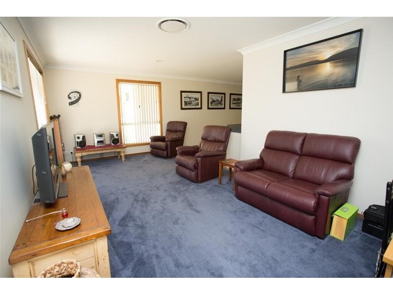 17 River Park Road, Cowra NSW 2794