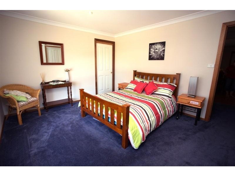 17 River Park Road, Cowra NSW 2794