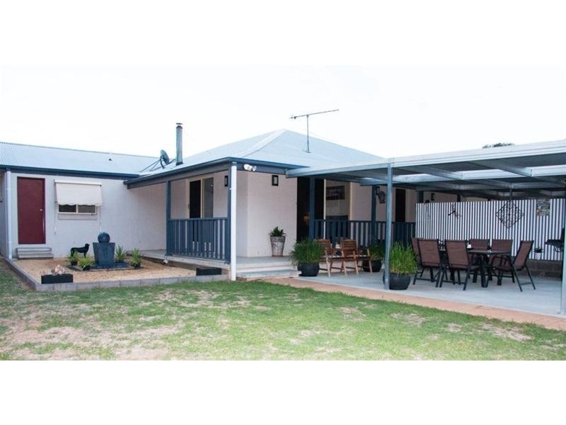 17 River Park Road, Cowra NSW 2794