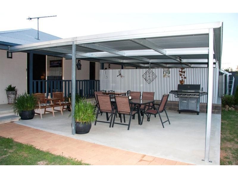 17 River Park Road, Cowra NSW 2794