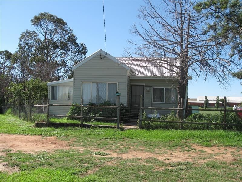 2 Logan Street, Cowra NSW 2794