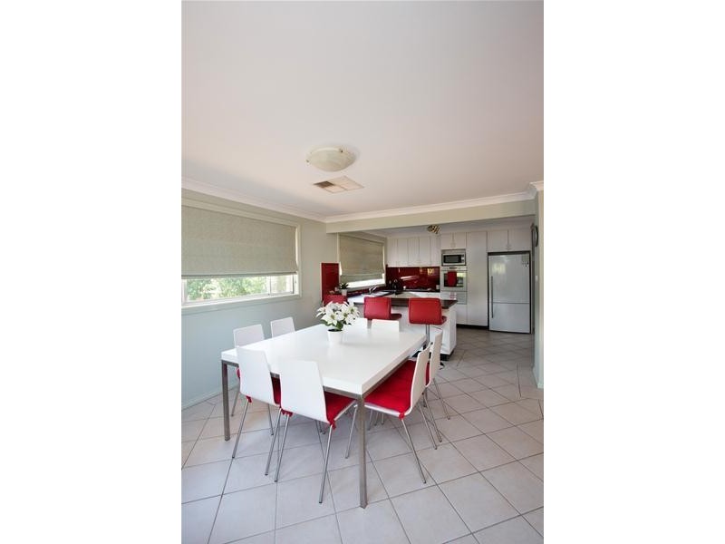 4 Taronga Drive, Cowra NSW 2794