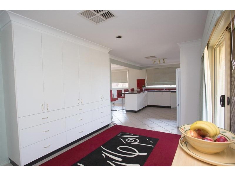 4 Taronga Drive, Cowra NSW 2794