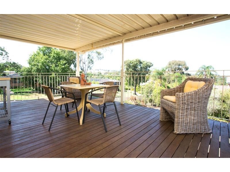 4 Taronga Drive, Cowra NSW 2794