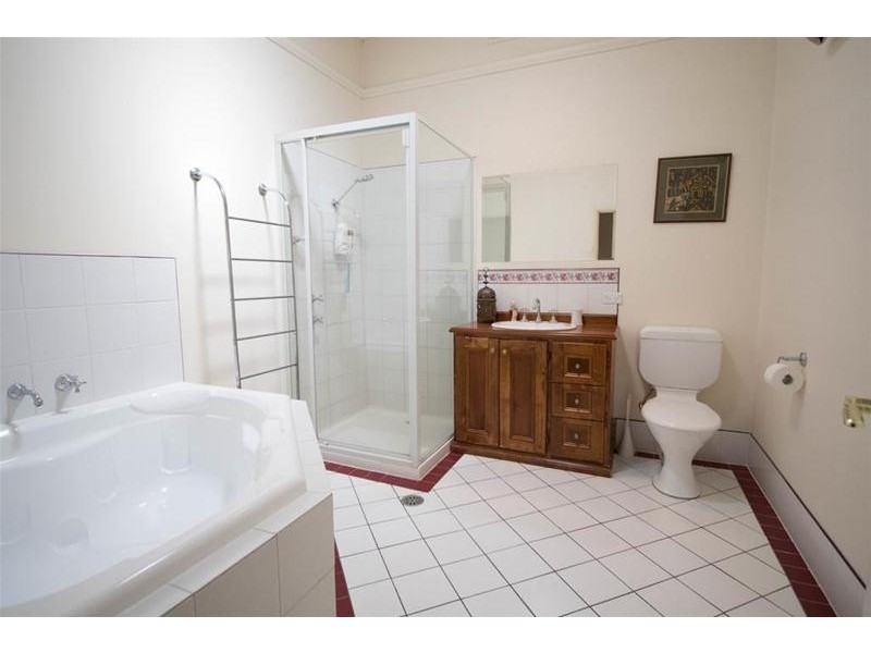 1 Poignand Avenue, Cowra NSW 2794