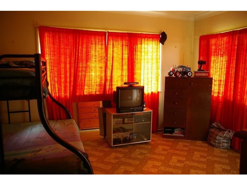 35 Lee Street, Cowra NSW 2794