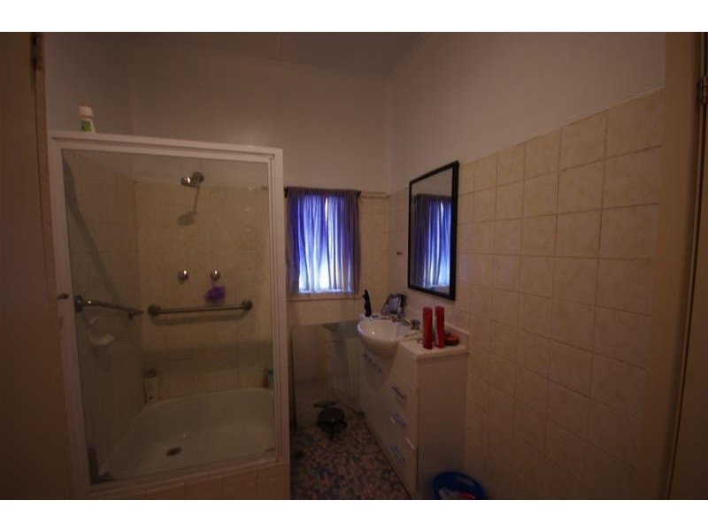 35 Lee Street, Cowra NSW 2794