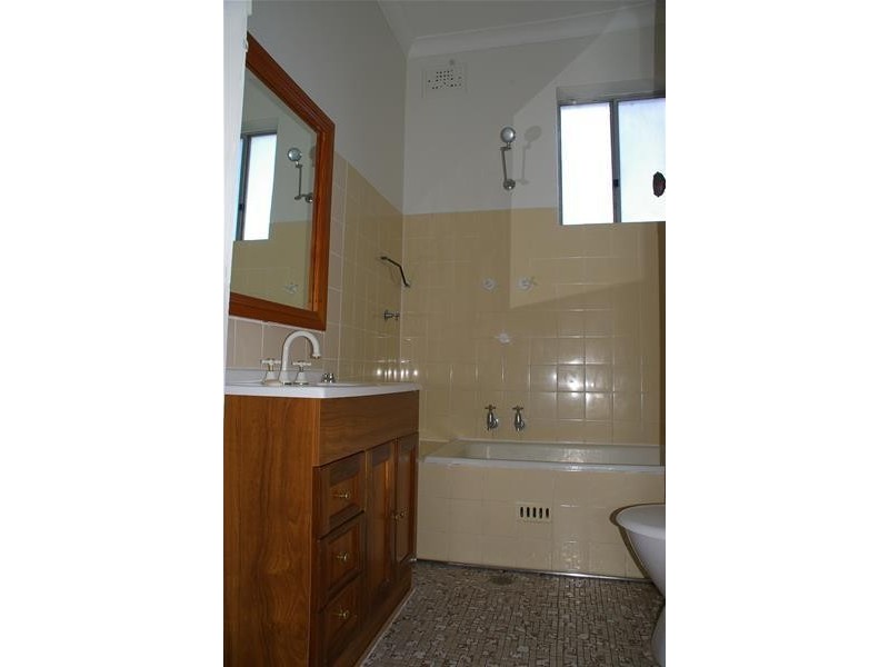 145 Fitzroy Street, Cowra NSW 2794