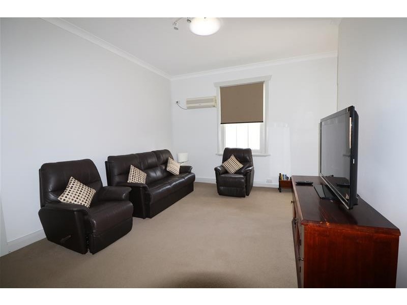 14 Vaux Lane, Cowra NSW 2794