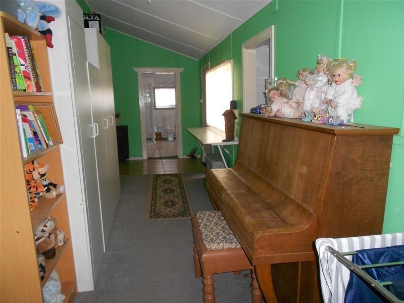 42 East Street, Gooloogong NSW 2805