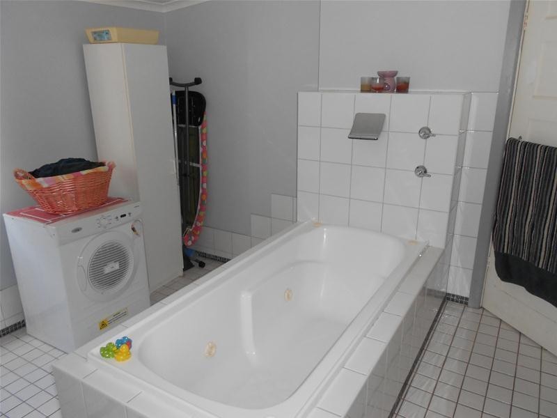 42 East Street, Gooloogong NSW 2805