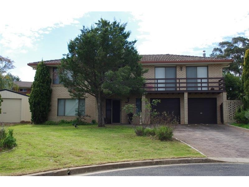 4 Lowan Place, Cowra NSW 2794