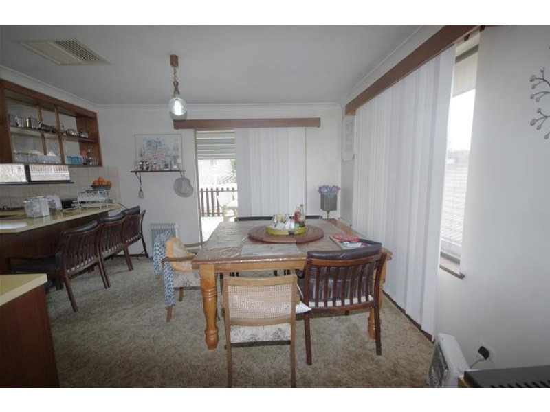 4 Lowan Place, Cowra NSW 2794