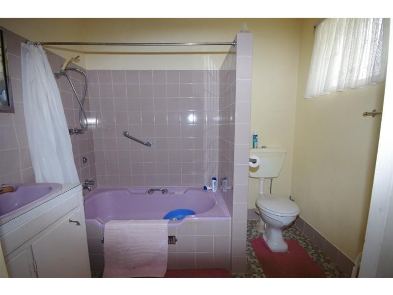 7 Bramall Street, Cowra NSW 2794