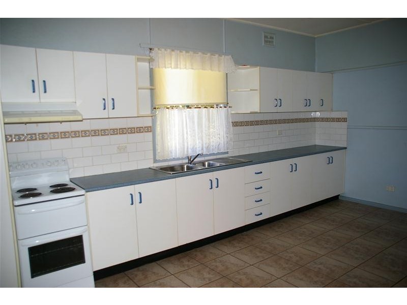 29 Darling Avenue, Cowra NSW 2794