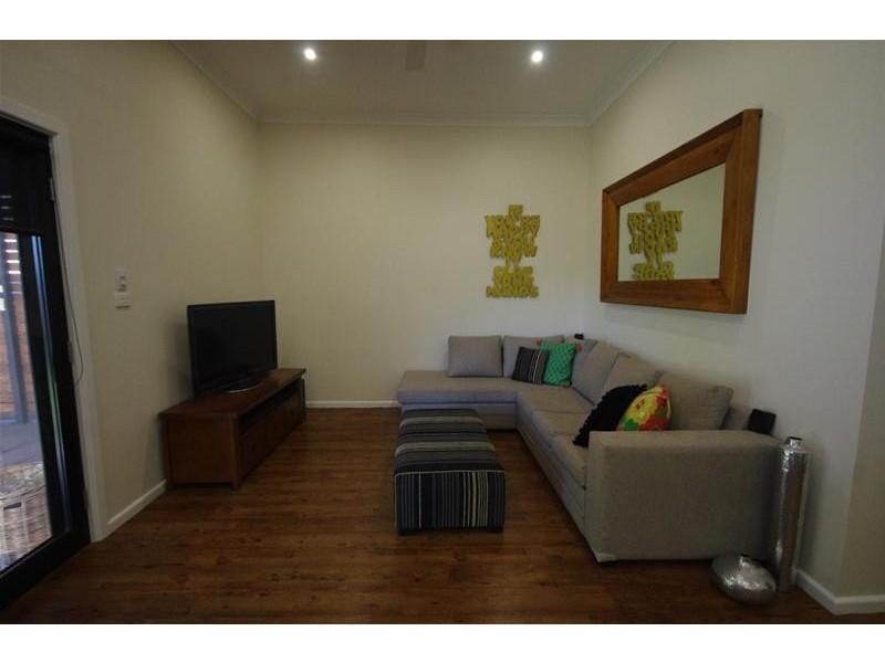 16 Argoon Street, Cowra NSW 2794