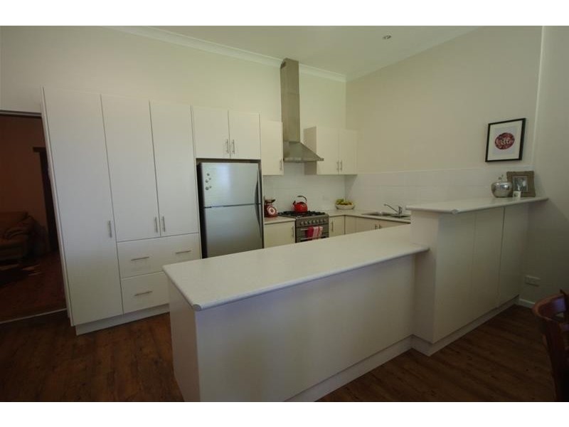 16 Argoon Street, Cowra NSW 2794