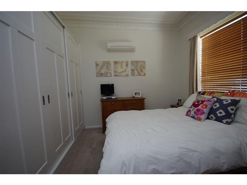 16 Argoon Street, Cowra NSW 2794