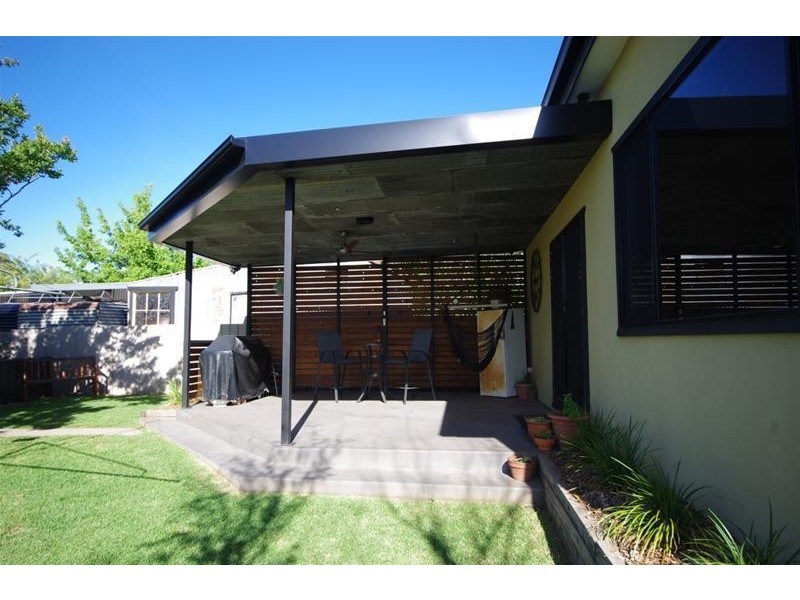 16 Argoon Street, Cowra NSW 2794