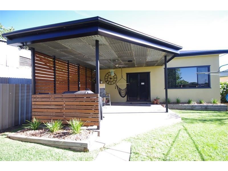 16 Argoon Street, Cowra NSW 2794