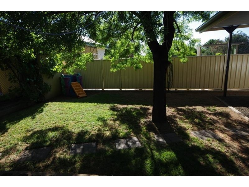 16 Argoon Street, Cowra NSW 2794