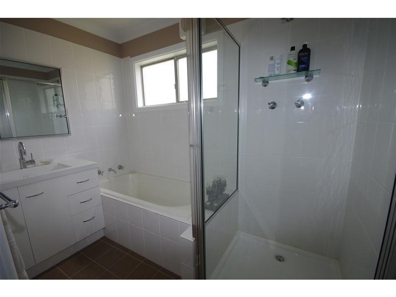 16 Mulyan Street, Cowra NSW 2794