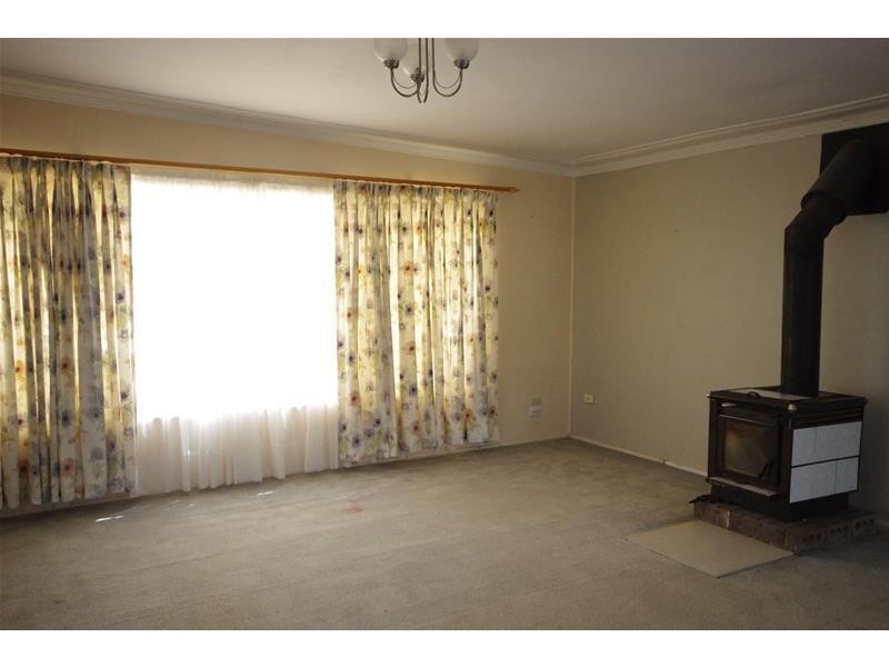 13 Henderson Street, Cowra NSW 2794