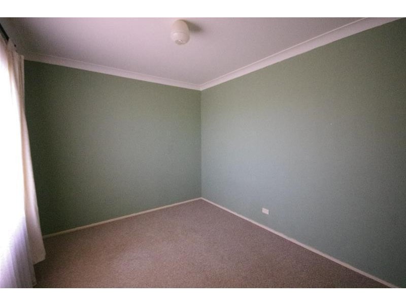 13 Henderson Street, Cowra NSW 2794