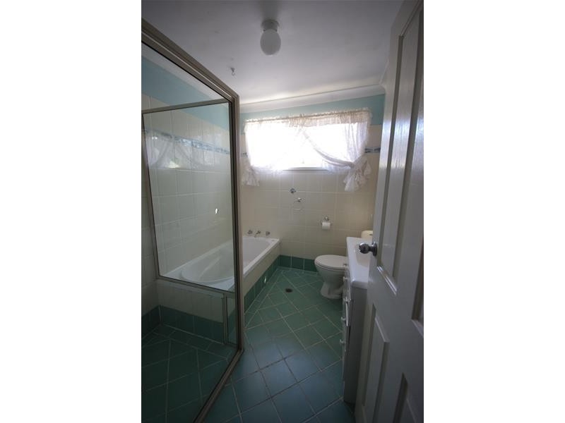 13 Henderson Street, Cowra NSW 2794