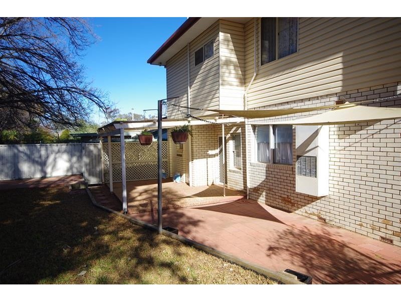 13 Henderson Street, Cowra NSW 2794