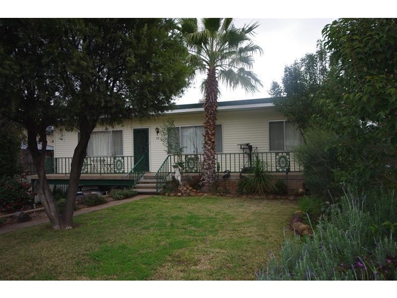20 Berowra Street, Cowra NSW 2794