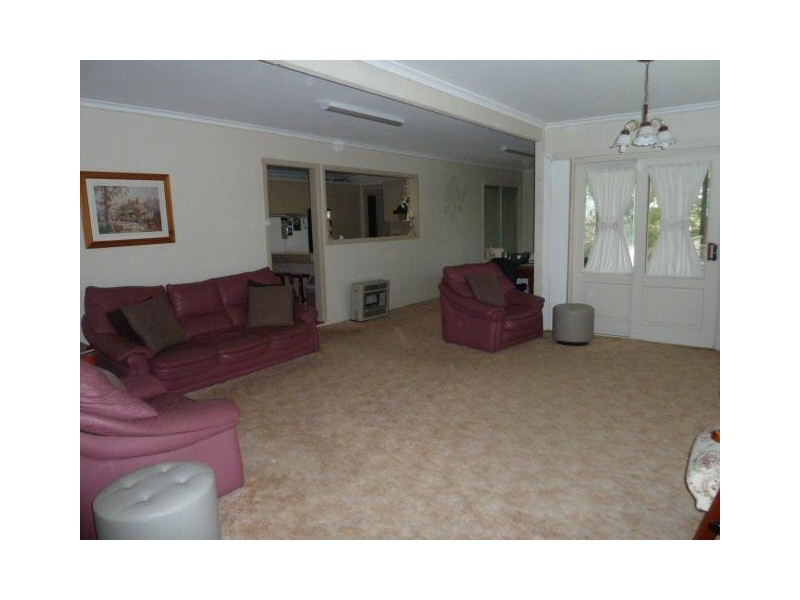 20 Berowra Street, Cowra NSW 2794