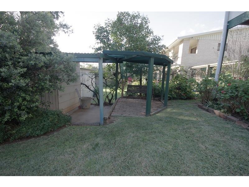 20 Berowra Street, Cowra NSW 2794