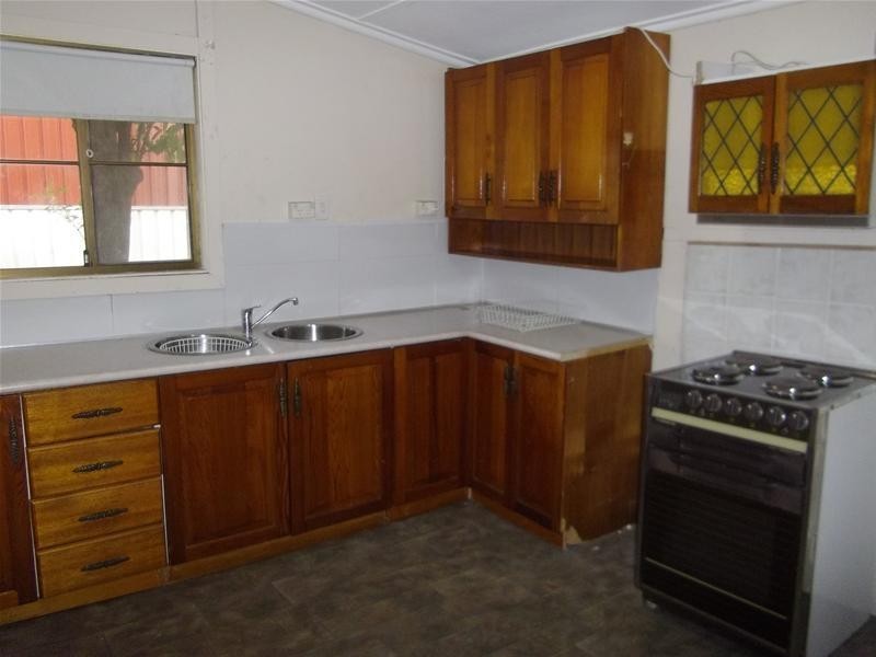 13 Vaux Lane, Cowra NSW 2794