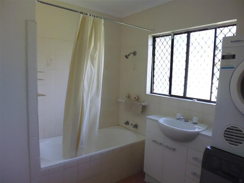 82-84 Robinson Street, Woodstock NSW 2793