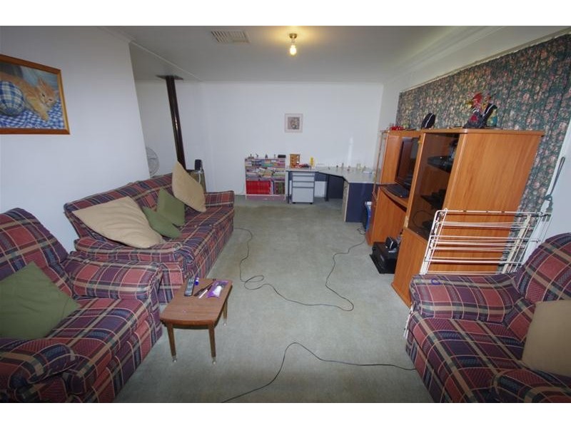 42 Victor Street, Cowra NSW 2794