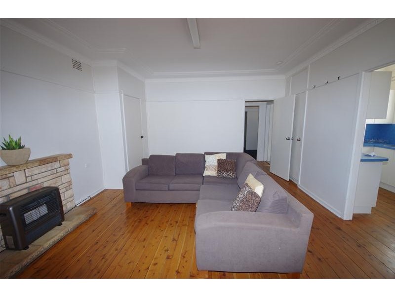 2 Sheahan Street, Cowra NSW 2794