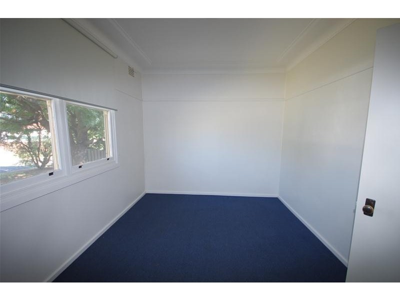 2 Sheahan Street, Cowra NSW 2794