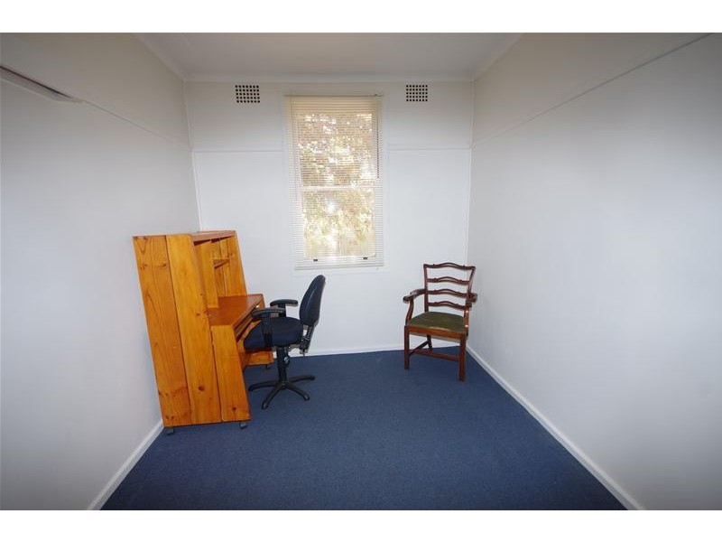 2 Sheahan Street, Cowra NSW 2794